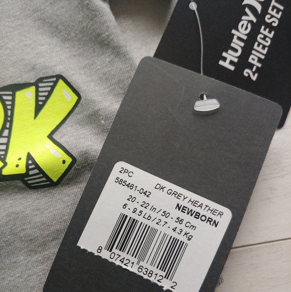 HURLEY Baby NEW LiL' Shark Onesie & Joggers - Picture 4 of 9